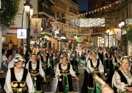 Desfile de Moros y Cristianos, anoche, en Archena.