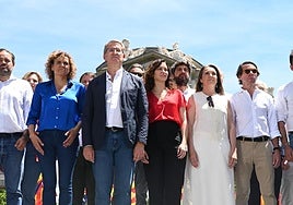 López Miras, junto a otros destacados miembros del PP, este domingo en la manifestación de Madrid.