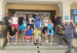 A siete días y en la entrada del Doubletree by Hilton La Torre, turoperadores alemanes pronostican el resultado del Borrusia-Real Madrid del próximo sábado.