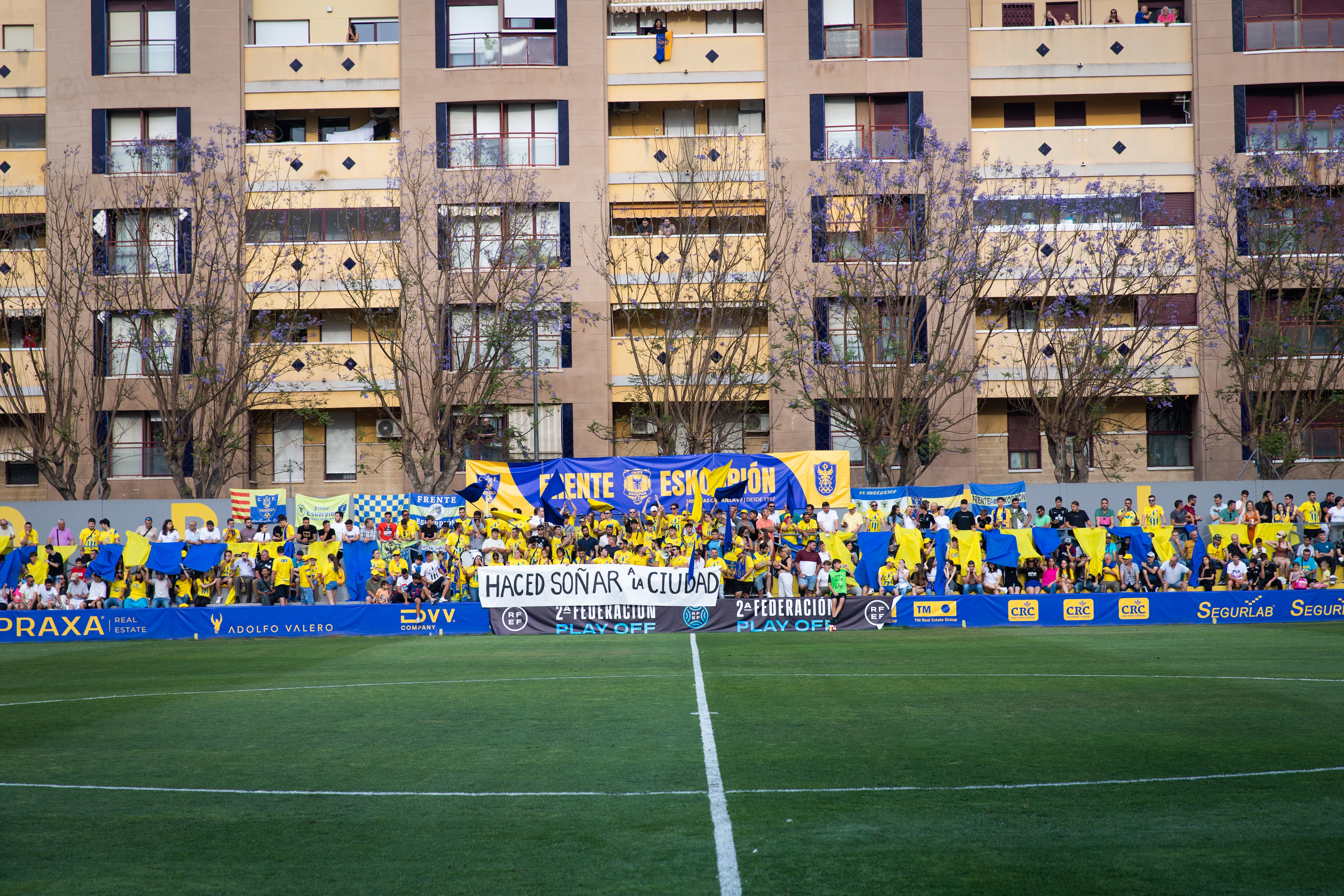 Las imágenes del partido entre el Orihuela y el Barakaldo en Los Arcos