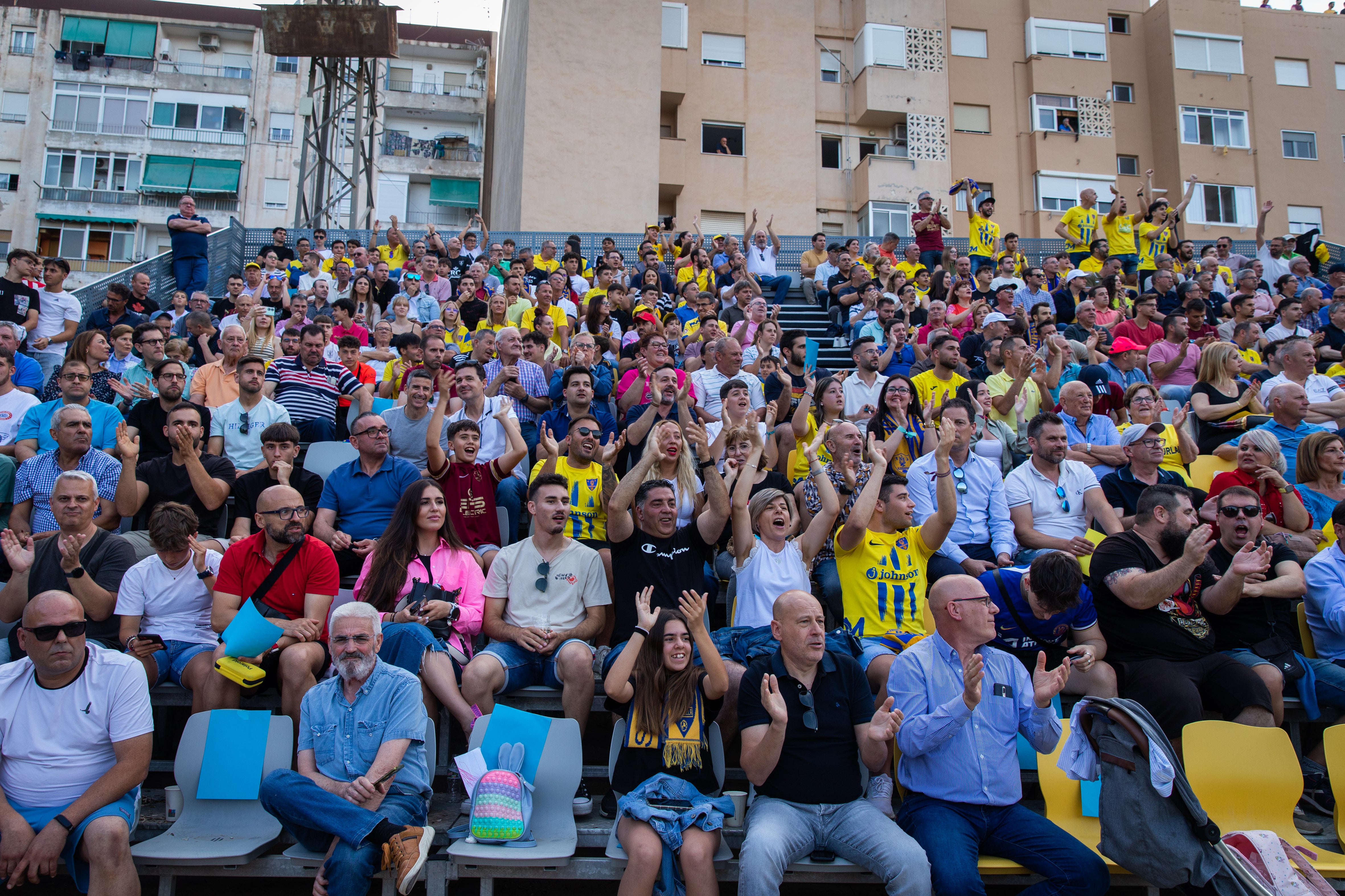 Las imágenes del partido entre el Orihuela y el Barakaldo en Los Arcos