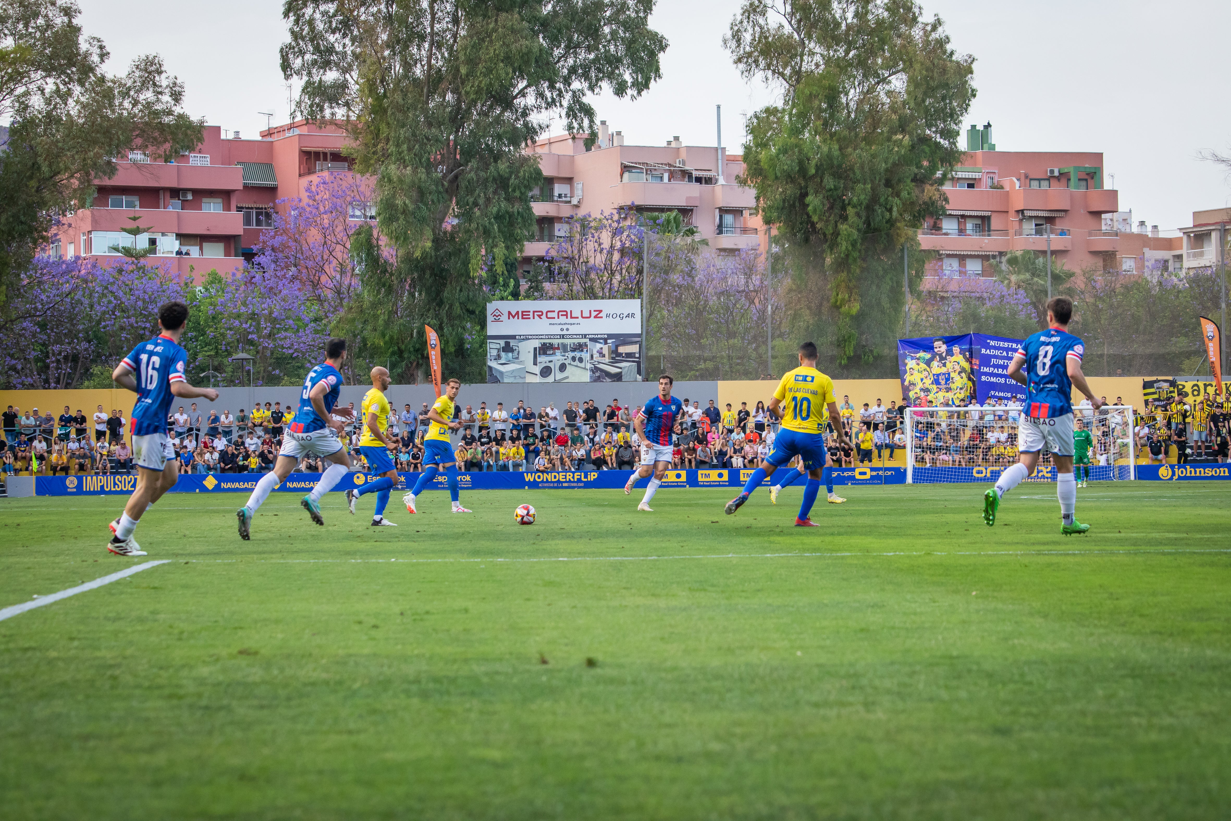 Las imágenes del partido entre el Orihuela y el Barakaldo en Los Arcos