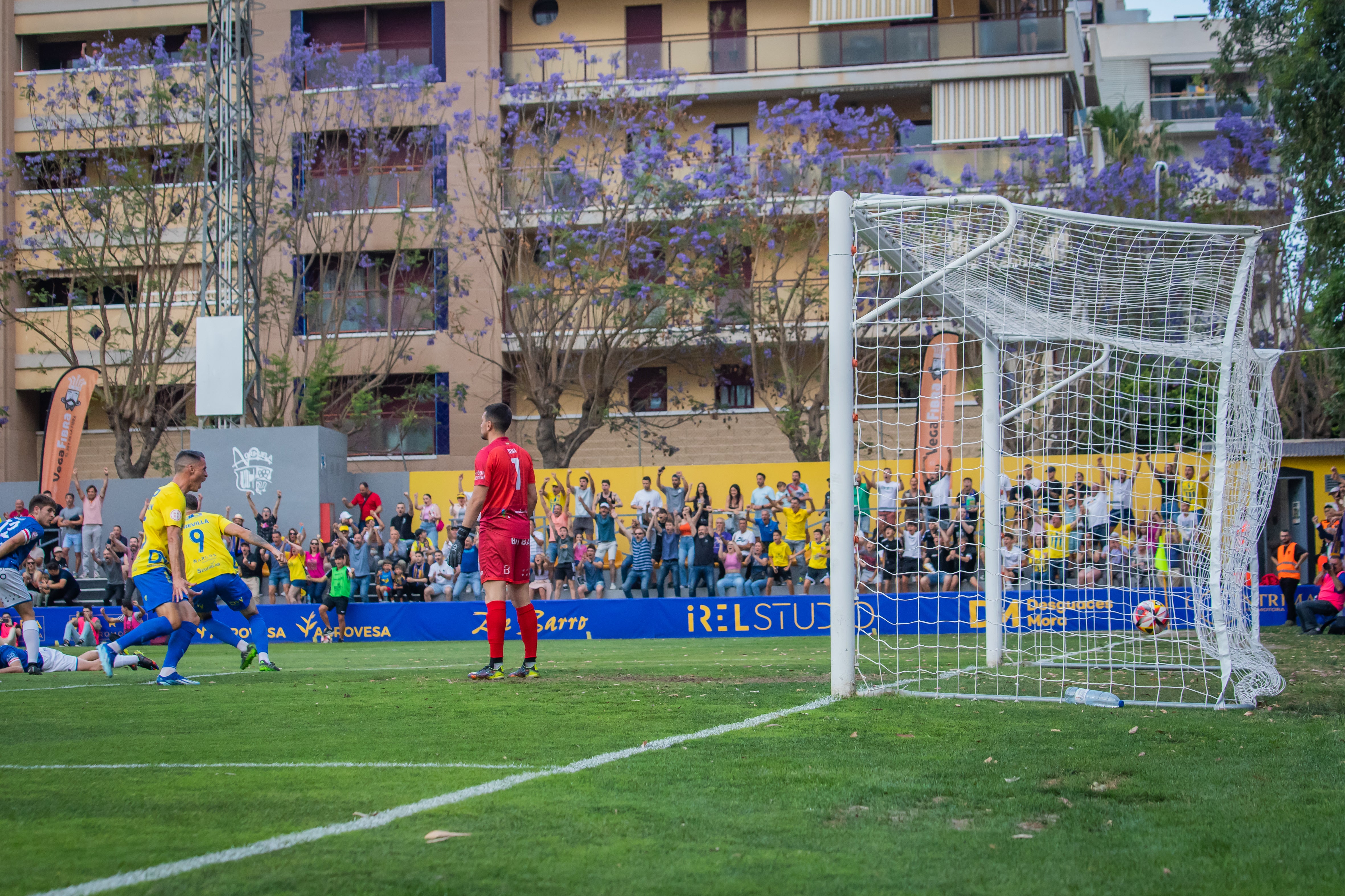 Las imágenes del partido entre el Orihuela y el Barakaldo en Los Arcos