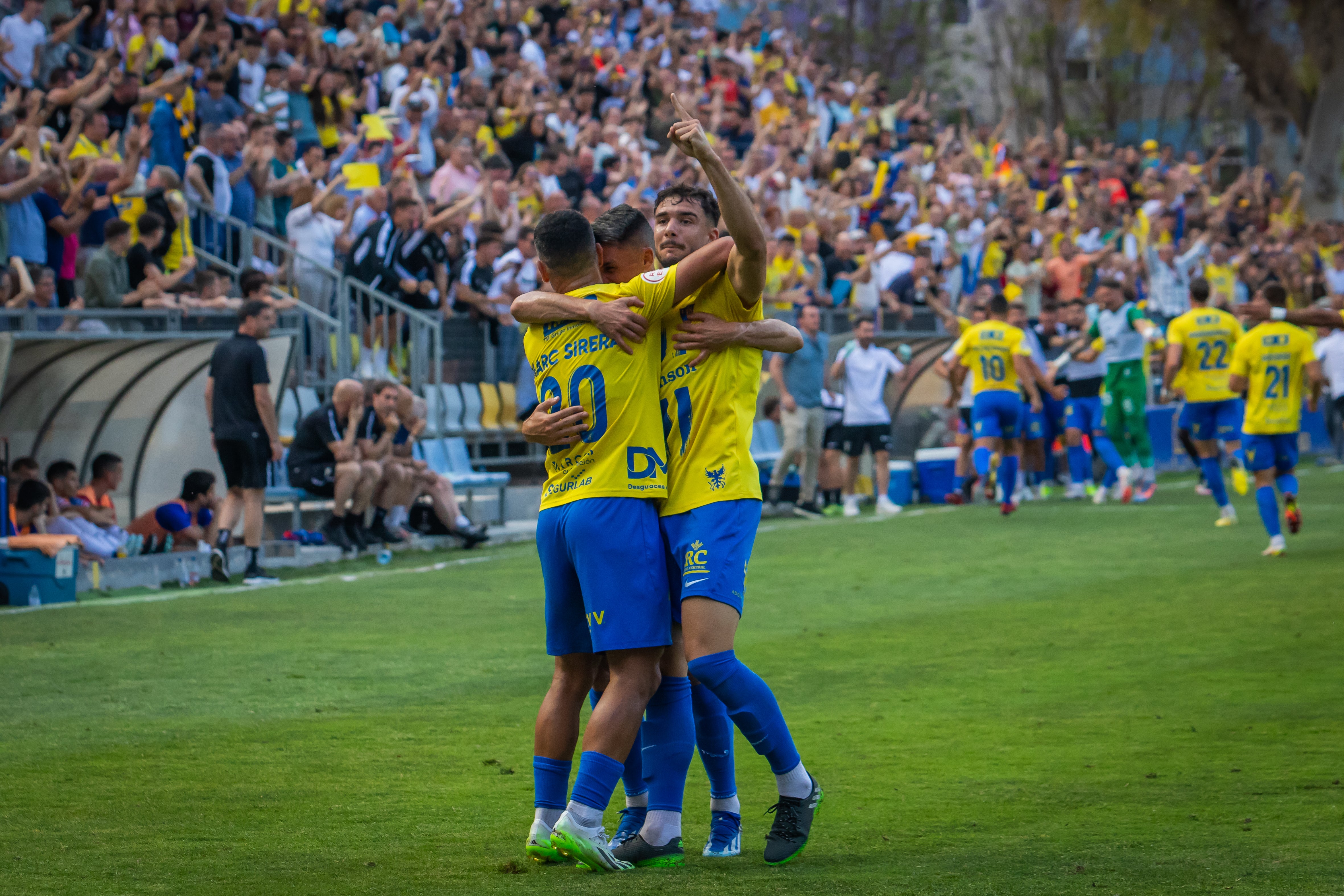 Las imágenes del partido entre el Orihuela y el Barakaldo en Los Arcos