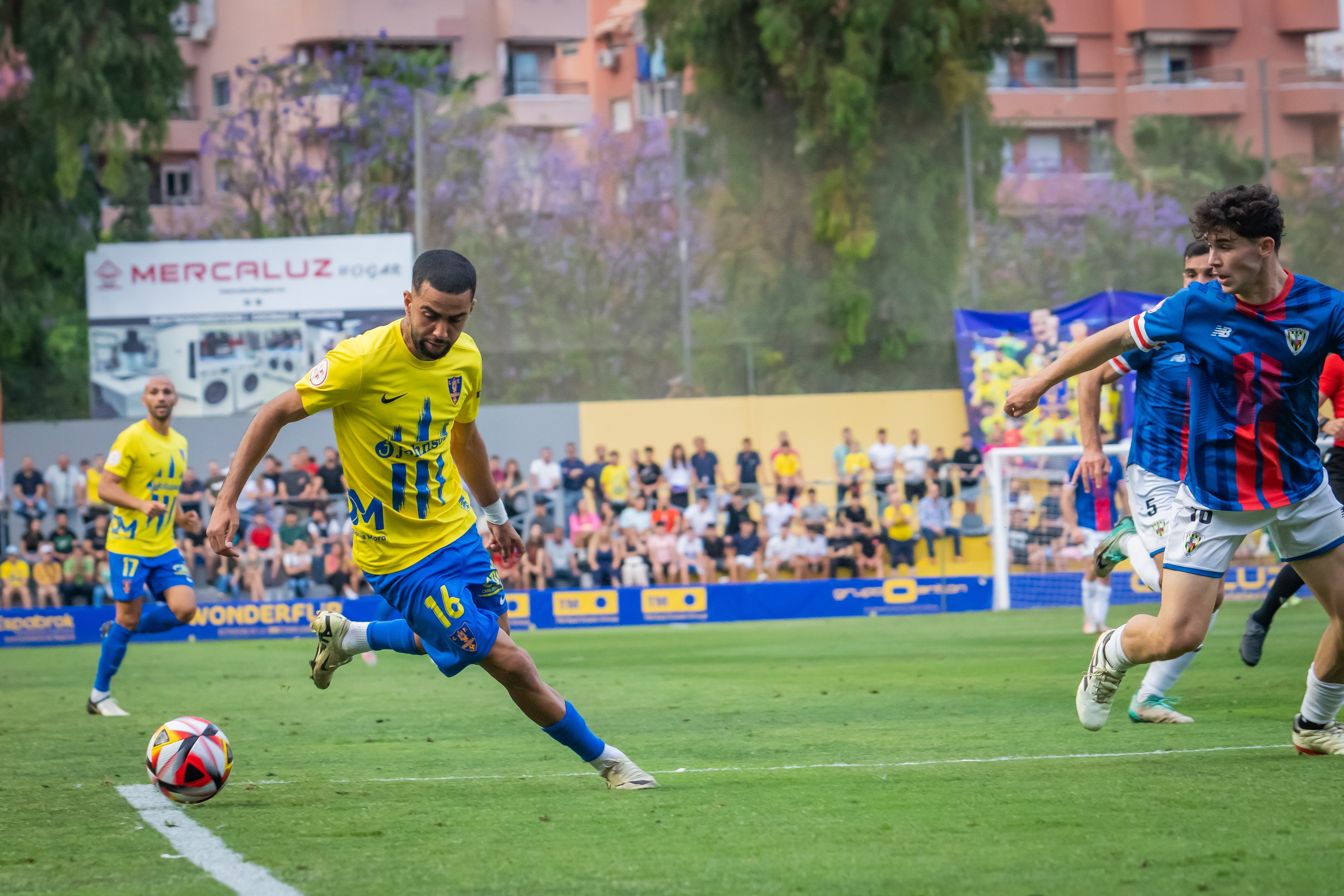 Las imágenes del partido entre el Orihuela y el Barakaldo en Los Arcos