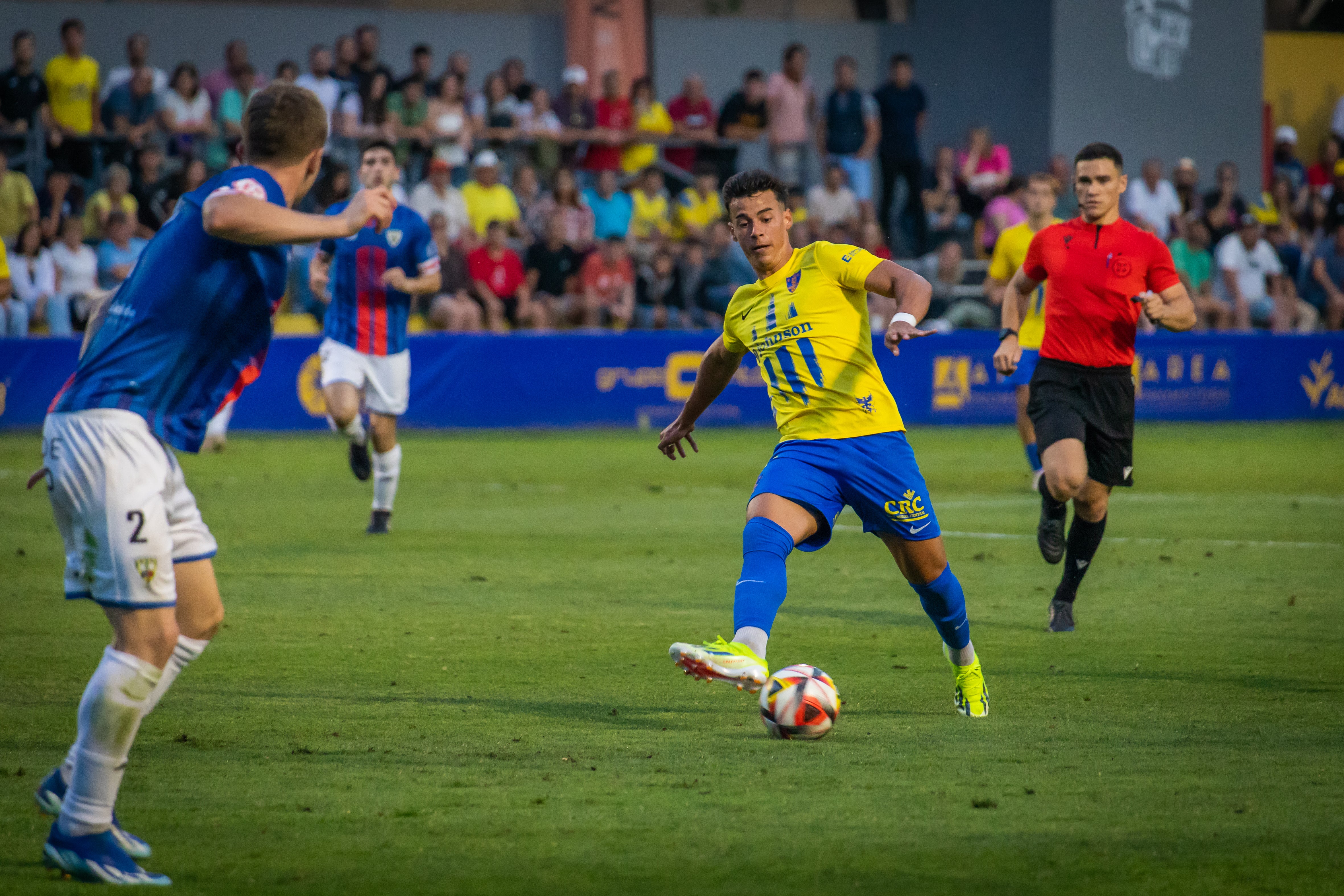 Las imágenes del partido entre el Orihuela y el Barakaldo en Los Arcos