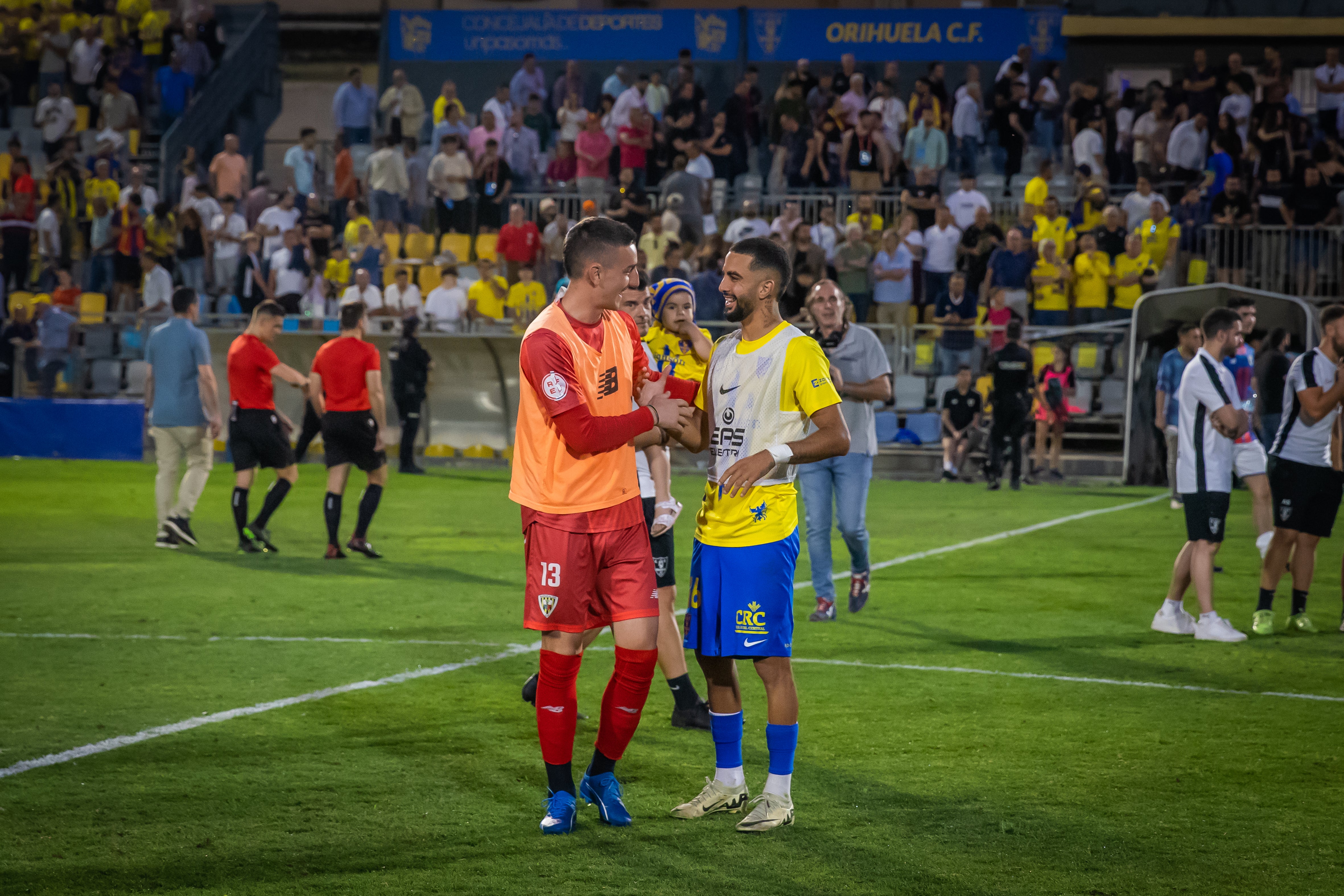 Las imágenes del partido entre el Orihuela y el Barakaldo en Los Arcos