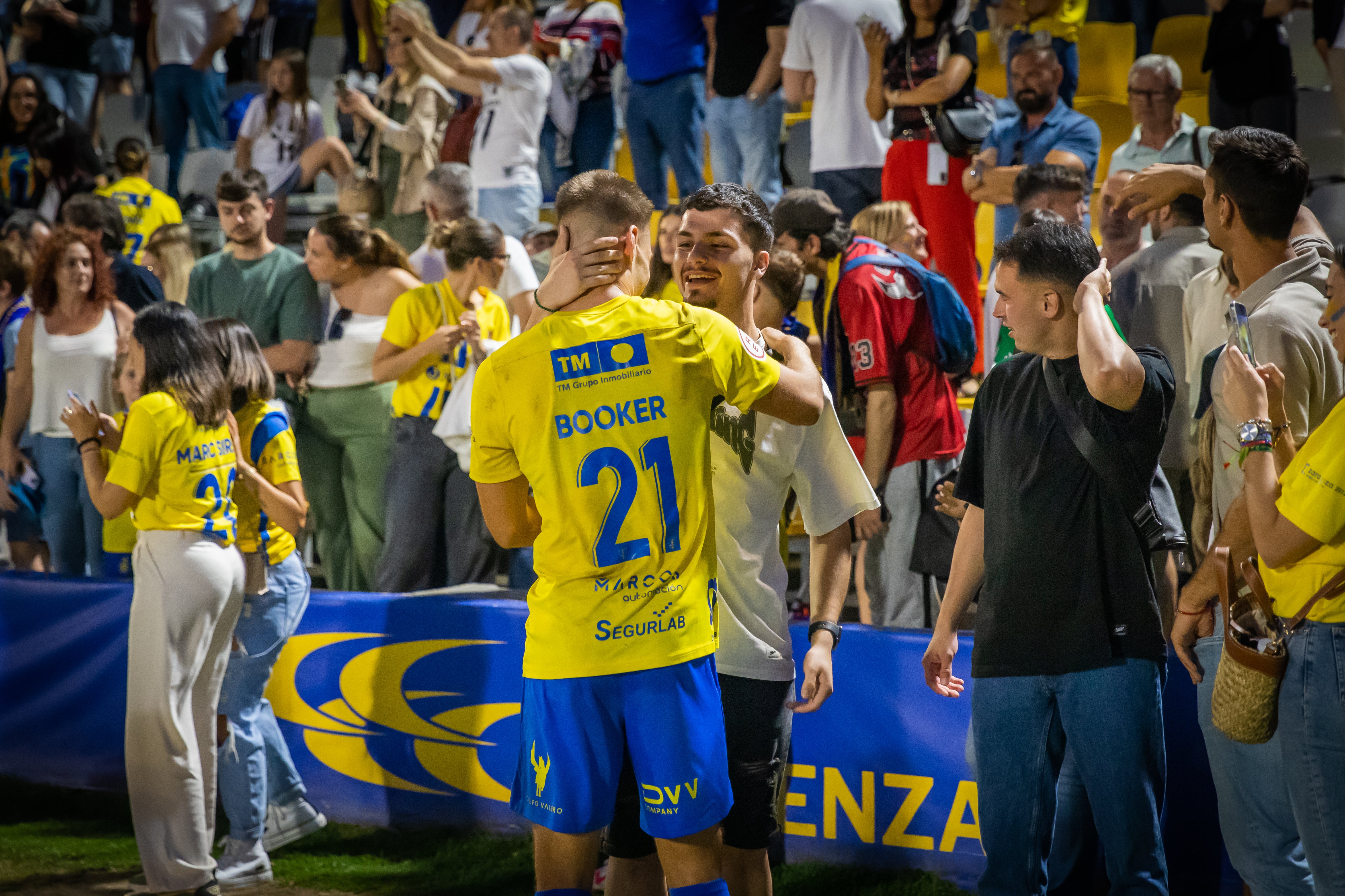 Las imágenes del partido entre el Orihuela y el Barakaldo en Los Arcos