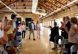 Abadía, Miras y Ruiz, a su llegada al acto de campaña en el Cuartel de Artillería.