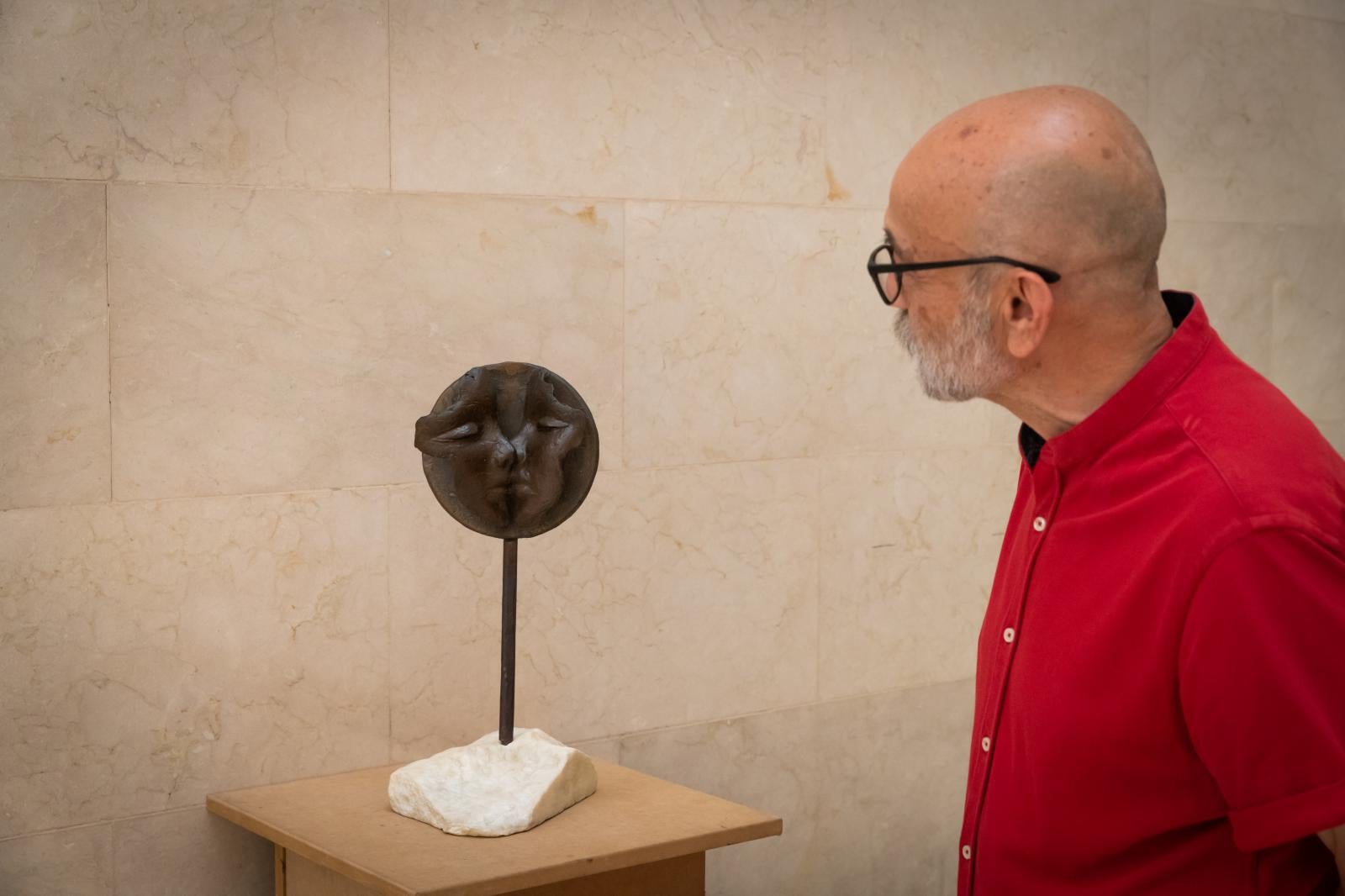 La exposición de esculturas sobre Miguel Hernández, en imágenes