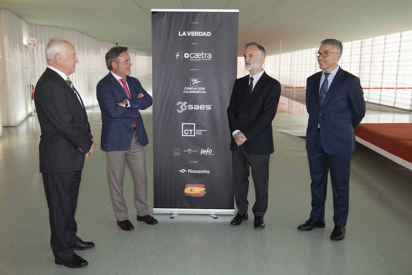 En imágenes, el II Aula de Seguridad y Fuerzas Armadas de LA VERDAD