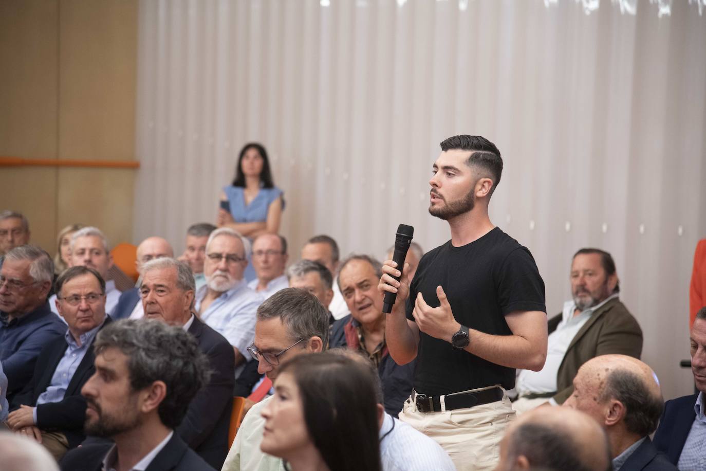 En imágenes, el II Aula de Seguridad y Fuerzas Armadas de LA VERDAD