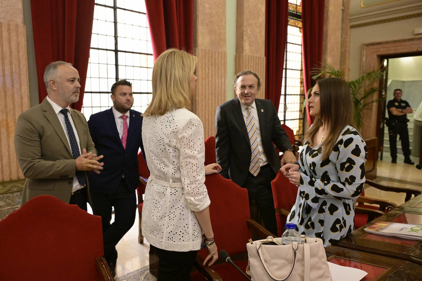 El Pleno del Ayuntamiento de Murcia, en imágenes