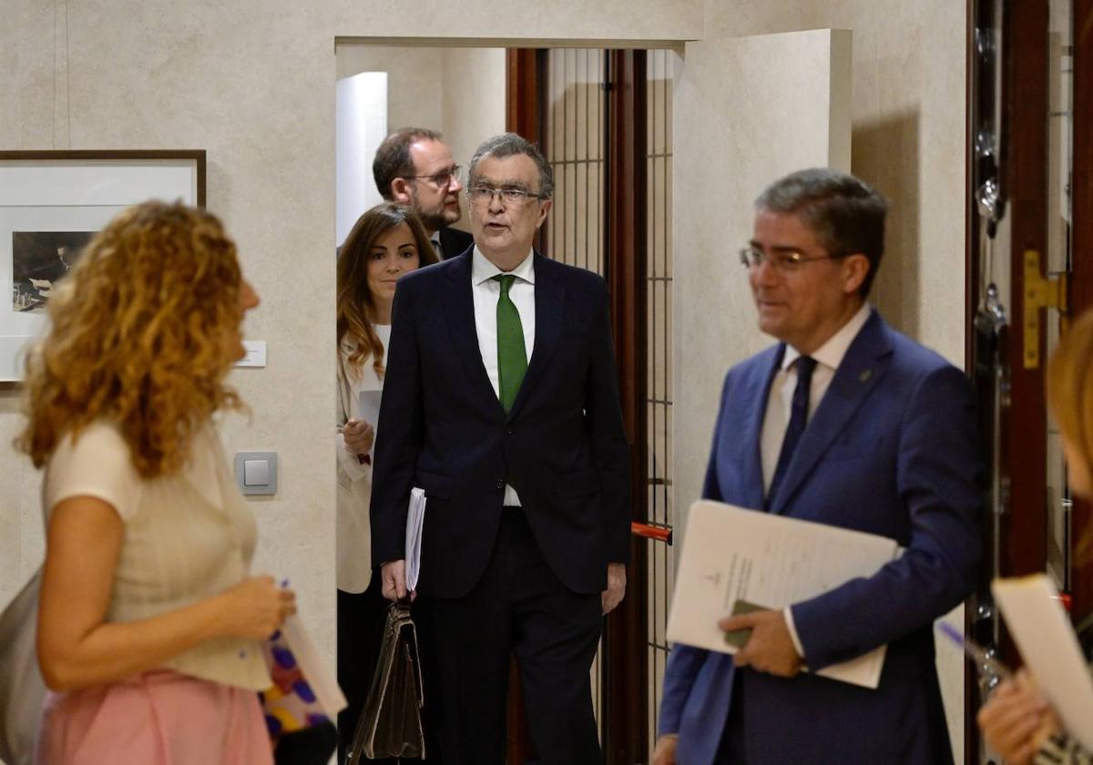 El Pleno del Ayuntamiento de Murcia, en imágenes