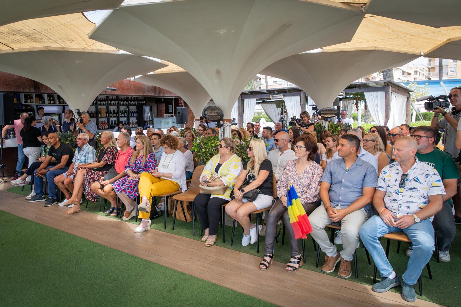 La visita de Dolors Montserrat a Torrevieja, en imágenes