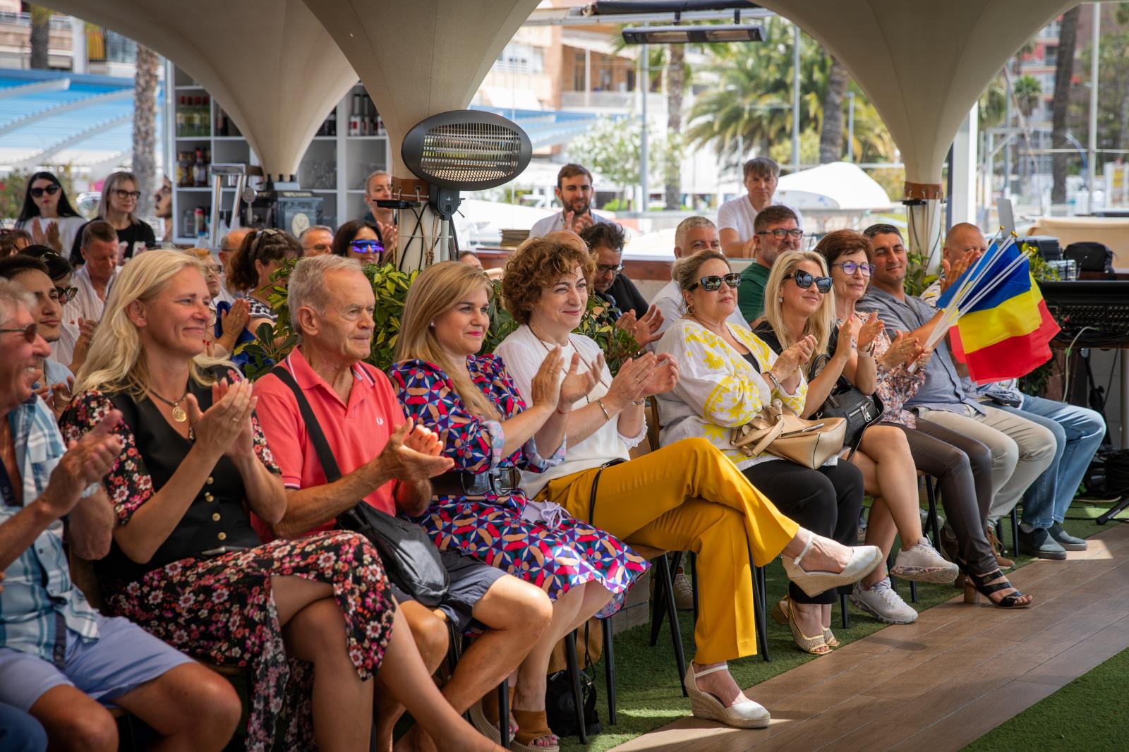 La visita de Dolors Montserrat a Torrevieja, en imágenes