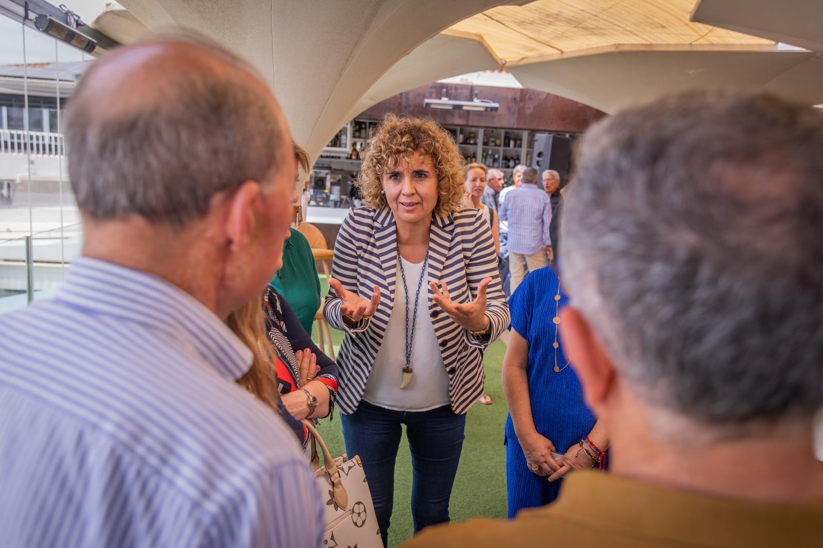 La visita de Dolors Montserrat a Torrevieja, en imágenes