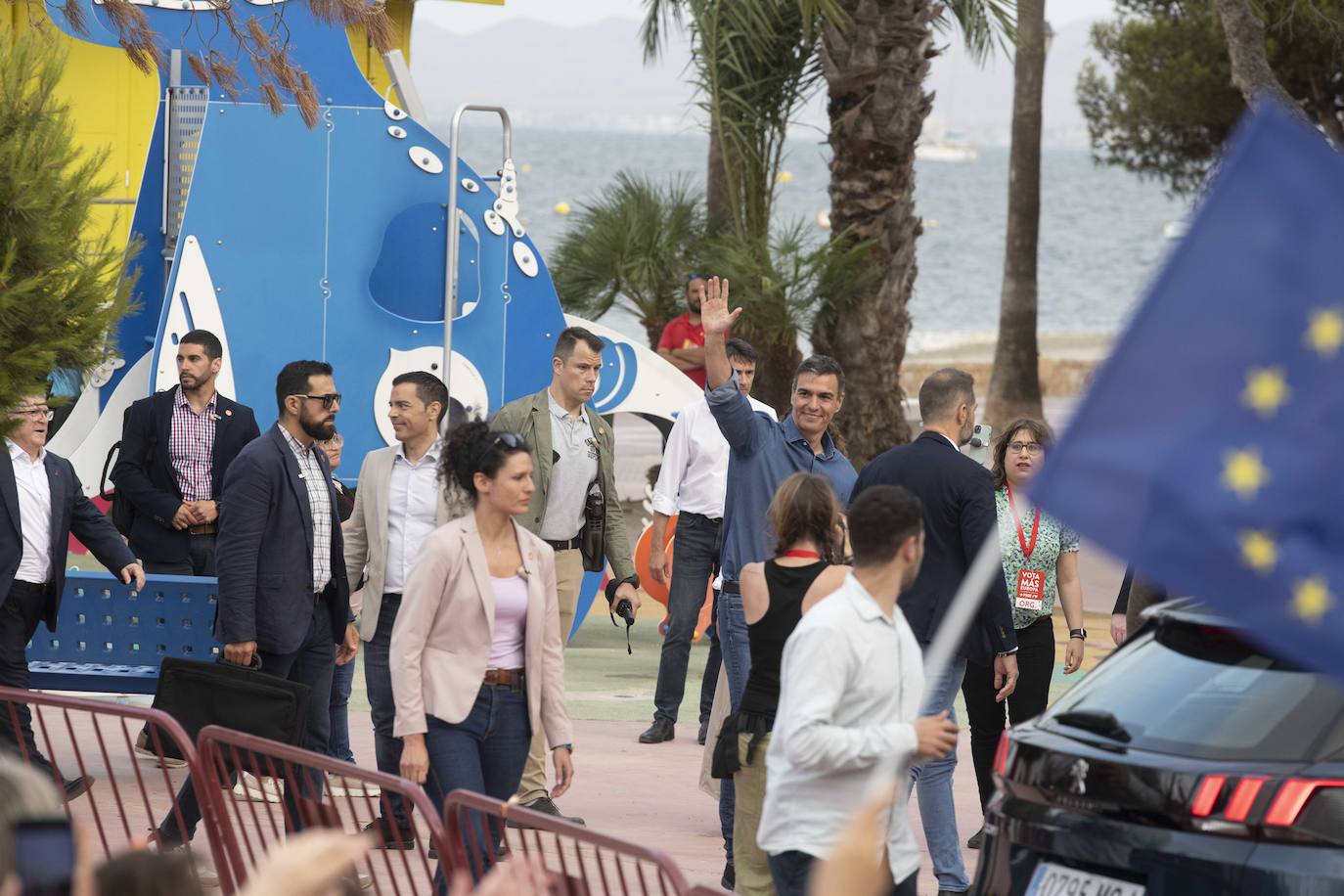 La visita de Pedro Sánchez a Los Alcázares, en imágenes