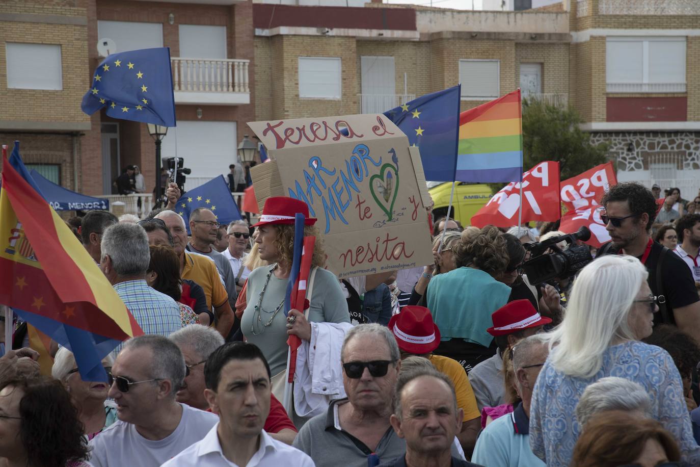 La visita de Pedro Sánchez a Los Alcázares, en imágenes