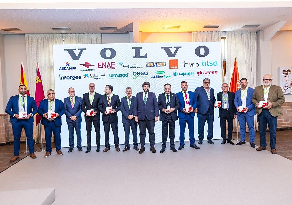 Profesionales y empresarios distinguidos por la patronal Froet, ayer.