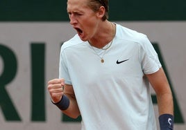 Sebastian Korda celebra un punto en el partido de ayer ante Kwon.