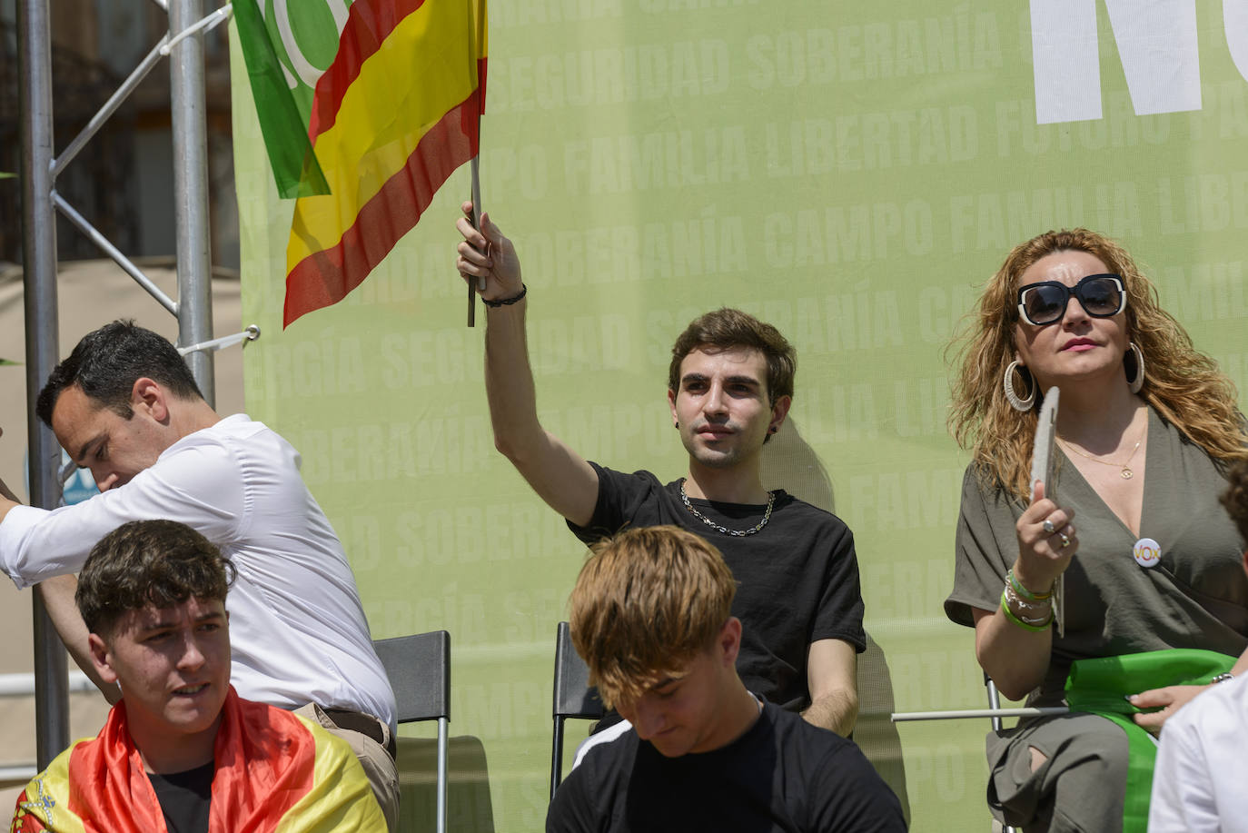 El acto electoral de Vox con Abascal y Buxadé en Murcia, en imágenes