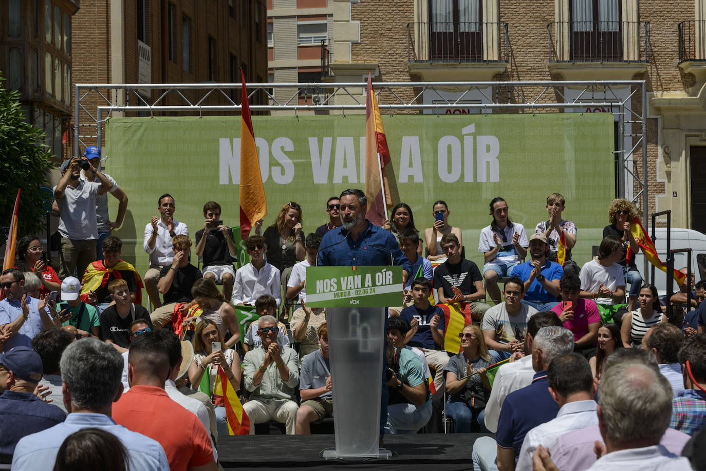 El acto electoral de Vox con Abascal y Buxadé en Murcia, en imágenes