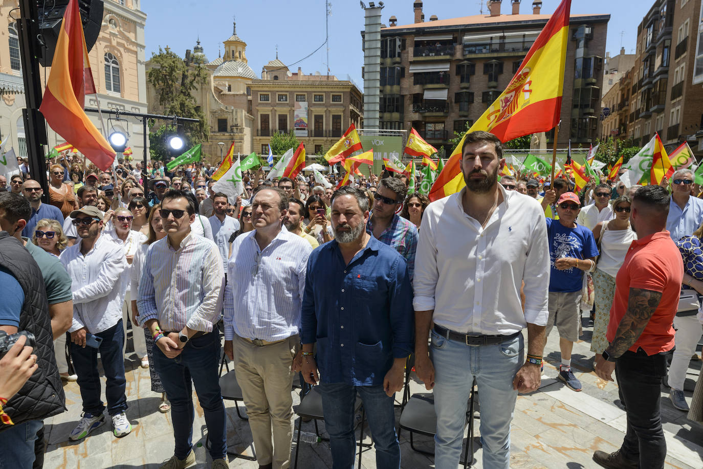 El acto electoral de Vox con Abascal y Buxadé en Murcia, en imágenes
