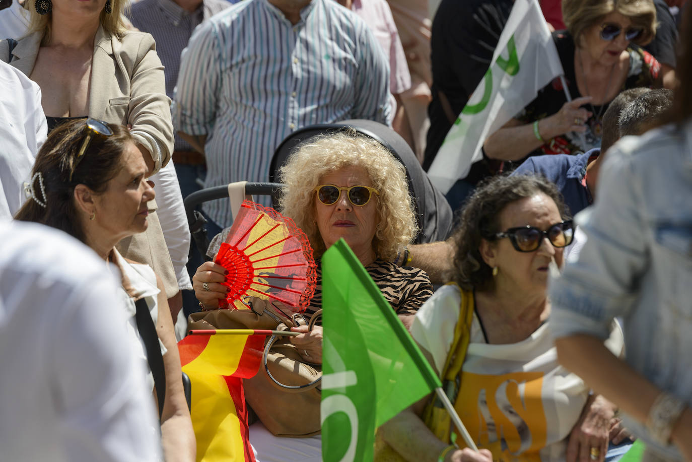 El acto electoral de Vox con Abascal y Buxadé en Murcia, en imágenes