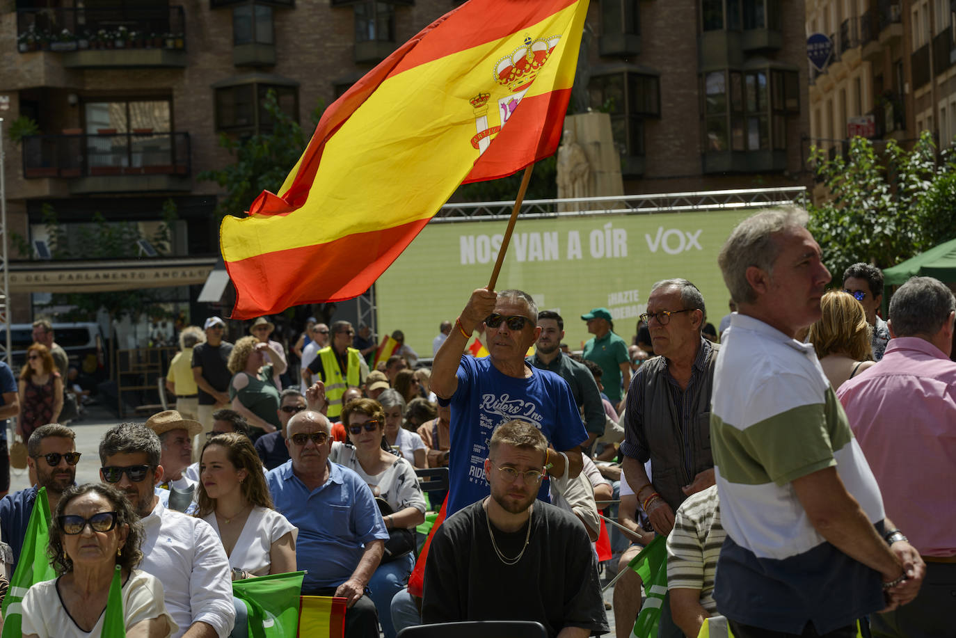 El acto electoral de Vox con Abascal y Buxadé en Murcia, en imágenes