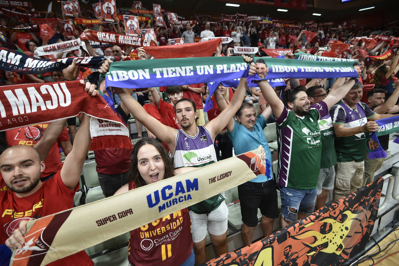 Las imágenes de la afición en el partido UCAM Murcia-Unicaja