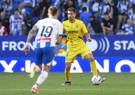 El renovado Andy Rodríguez, con la pelota, el pasado domingo frente al Espanyol.