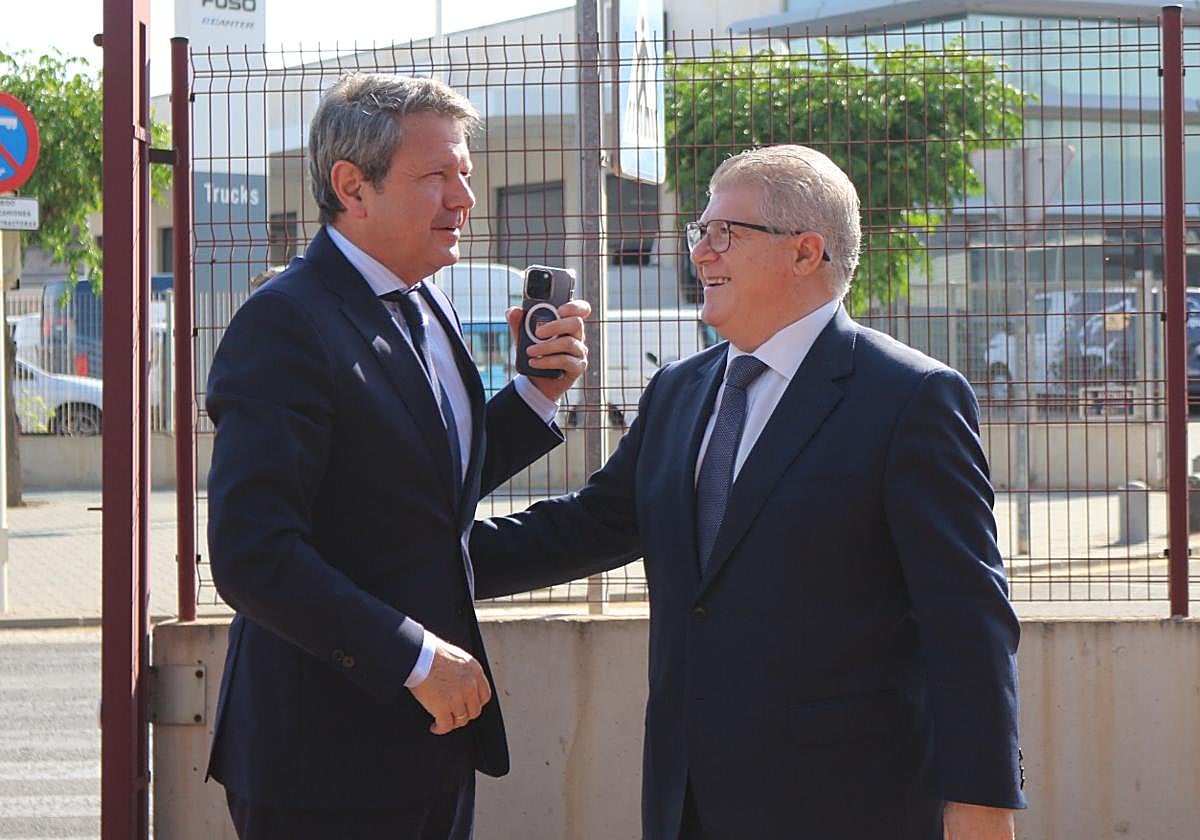 José Antonio Santano y José Vélez, este miércoles, en Murcia.