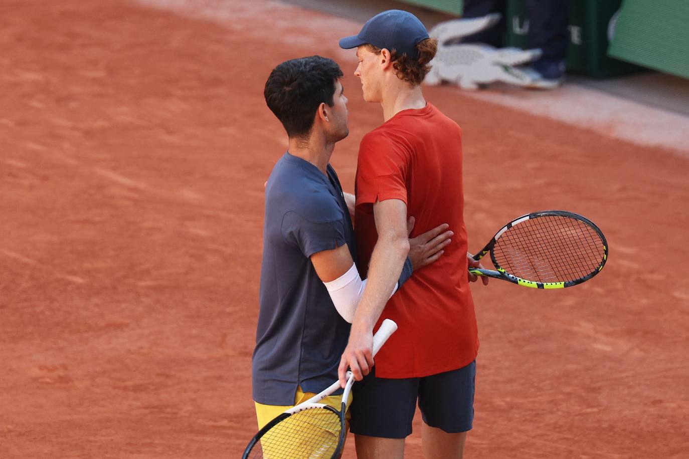 La victoria de Carlos Alcaraz ante Sinner en Roland Garros, en imágenes