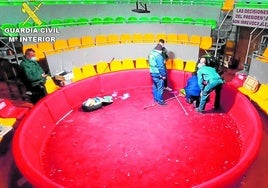 Tentadero en una nave de Alquerías donde la Guardia Civil frustró la celebración de un combate e intervino una treintena de aves en 2021
