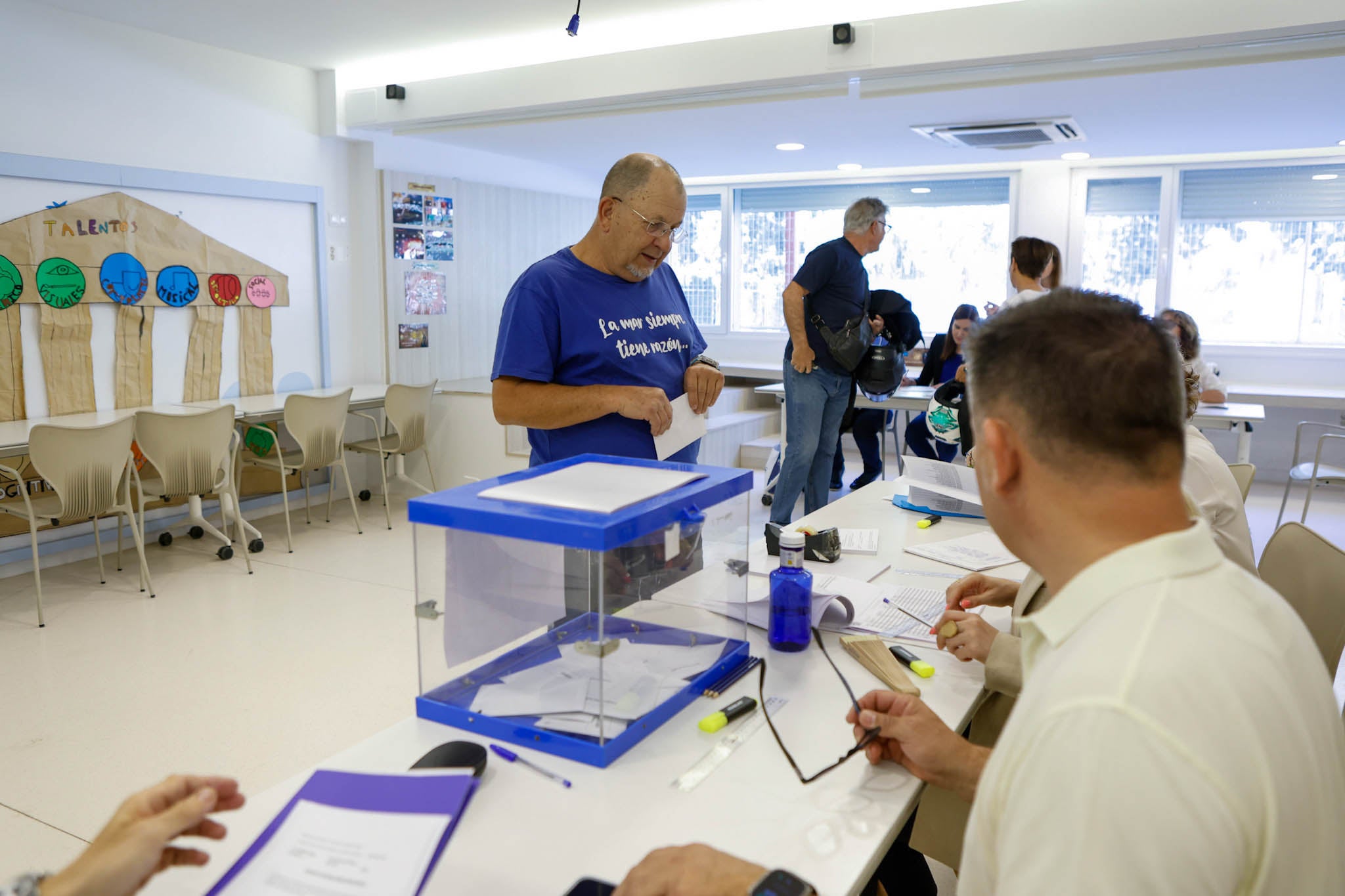 Las elecciones europeas en la Región de Murcia, en imágenes