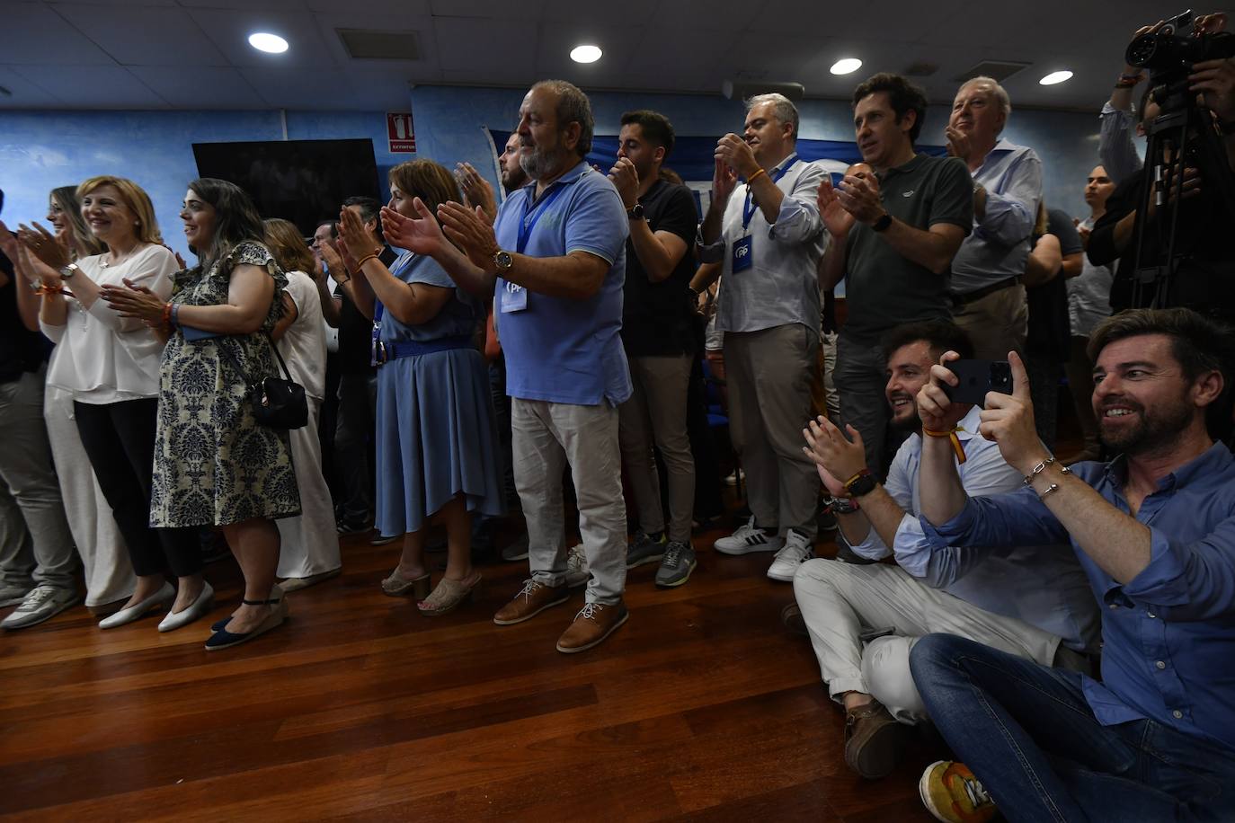 La celebración del PP en Murcia tras las elecciones europeas, en imágenes