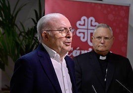 José Antonio Planes y el obispo José Manuel Lorca Planes.