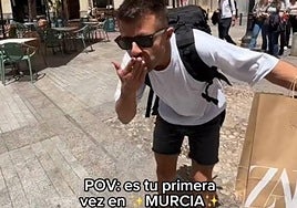 La reacción del tiktoker Iban García al visitar por primera vez Murcia.