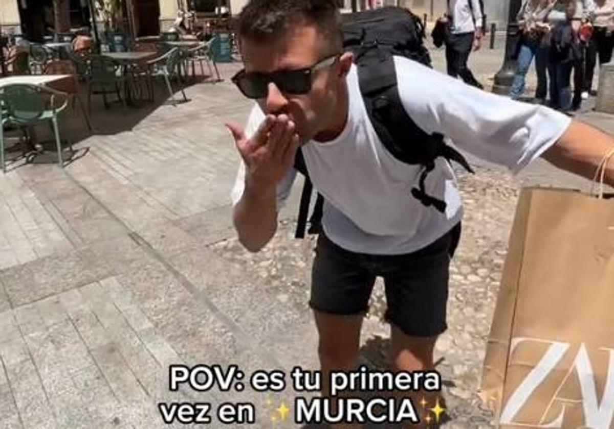 La reacción del tiktoker Iban García al visitar por primera vez Murcia.