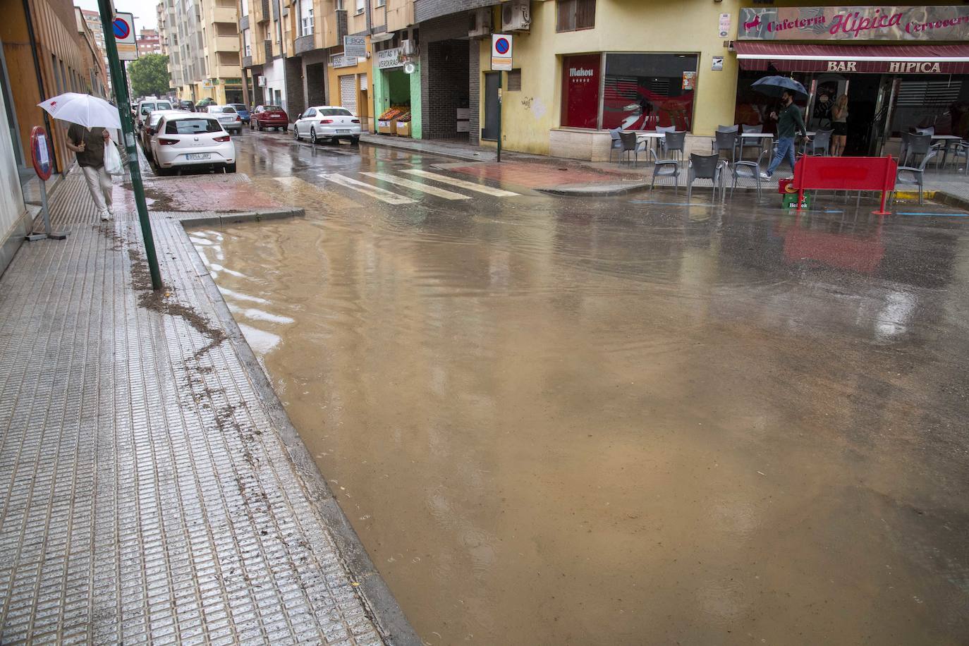 En imágenes, las fuertes lluvias dejan 31 litros en una hora en Cartagena