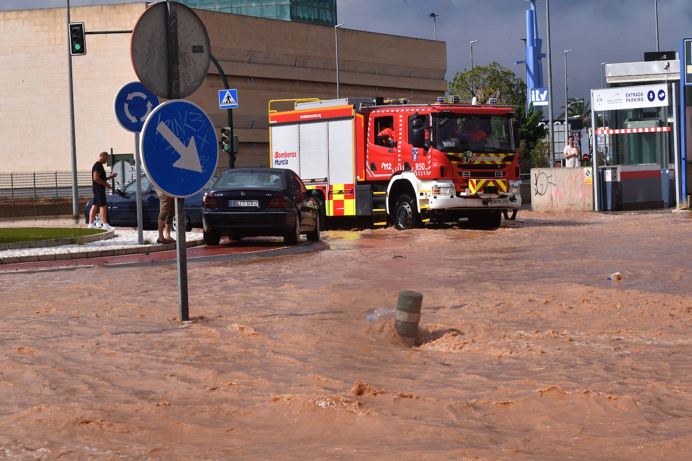 Las inundaciones por la lluvia en Murcia, en imágenes