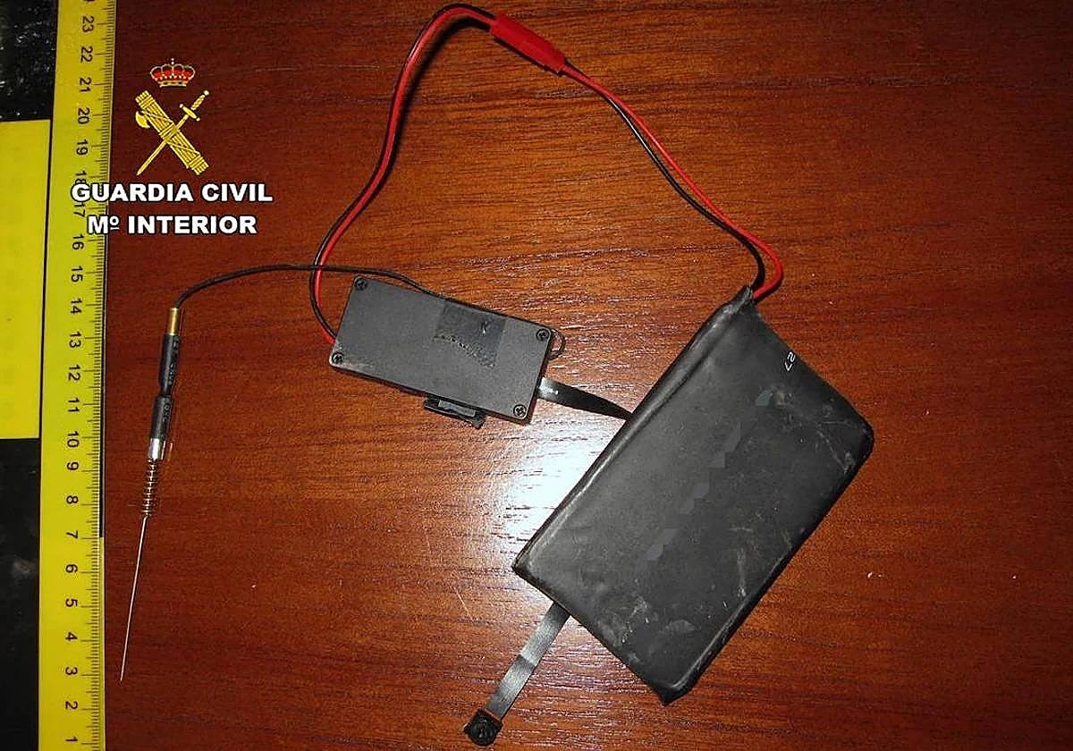 Dispositivo de grabación recuperado en la vivienda de la víctima.