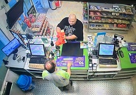 Una imagen del atraco captada por las cámaras de seguridad.