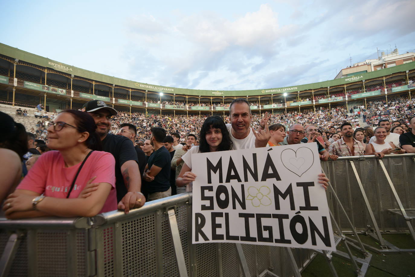 Imágenes del concierto de Maná en la Plaza de Toros de Murcia