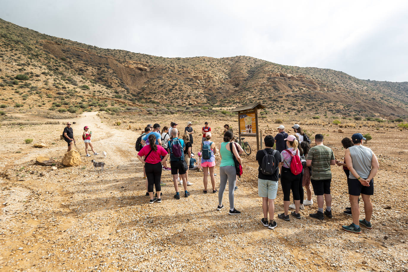 Las imágenes a la visita a la Sima de las Palomas, en Torre Pacheco