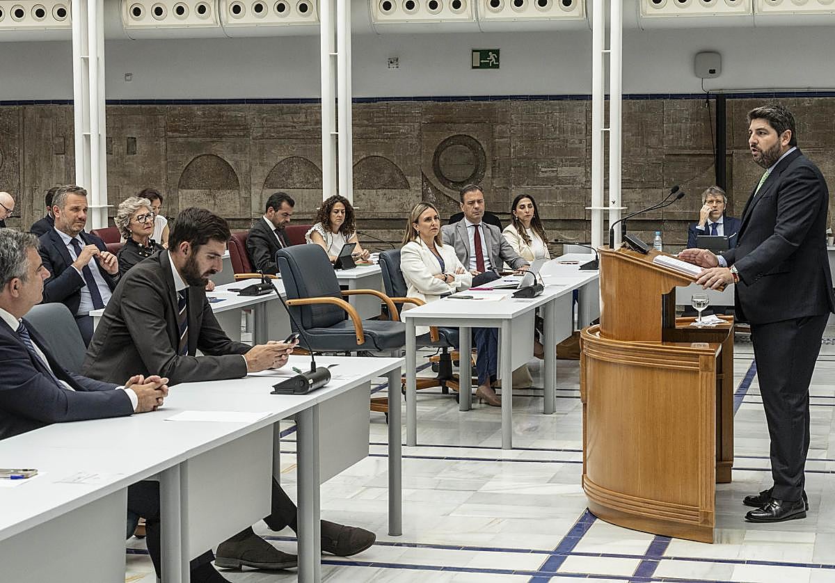 López Miras interviene en la primera sesión del debate, este martes en la Asamblea Regional.