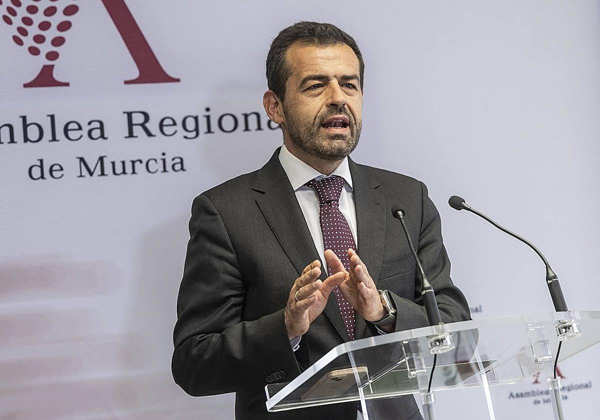 Rubén Martínez Alpañez, en rueda de prensa, tras el debate.