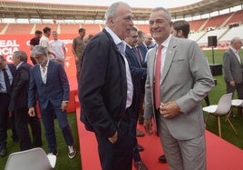 Felipe Moreno y Tornel, que se sitúa como segundo accionista, en la presentación de la ciudad deportiva grana.