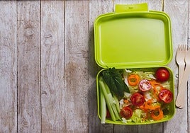 El truco viral para eliminar las manchas y la grasa de tus tuppers sin esfuerzo